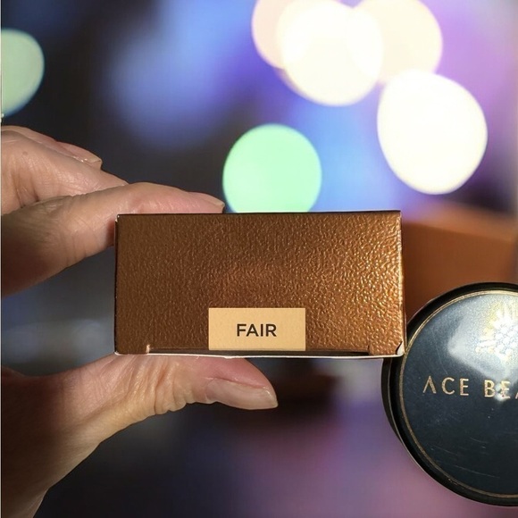 ACE BEAUTE Effortless Radiance Loose Setting Powder- FAIR. New in Box - Picture 3 of 5